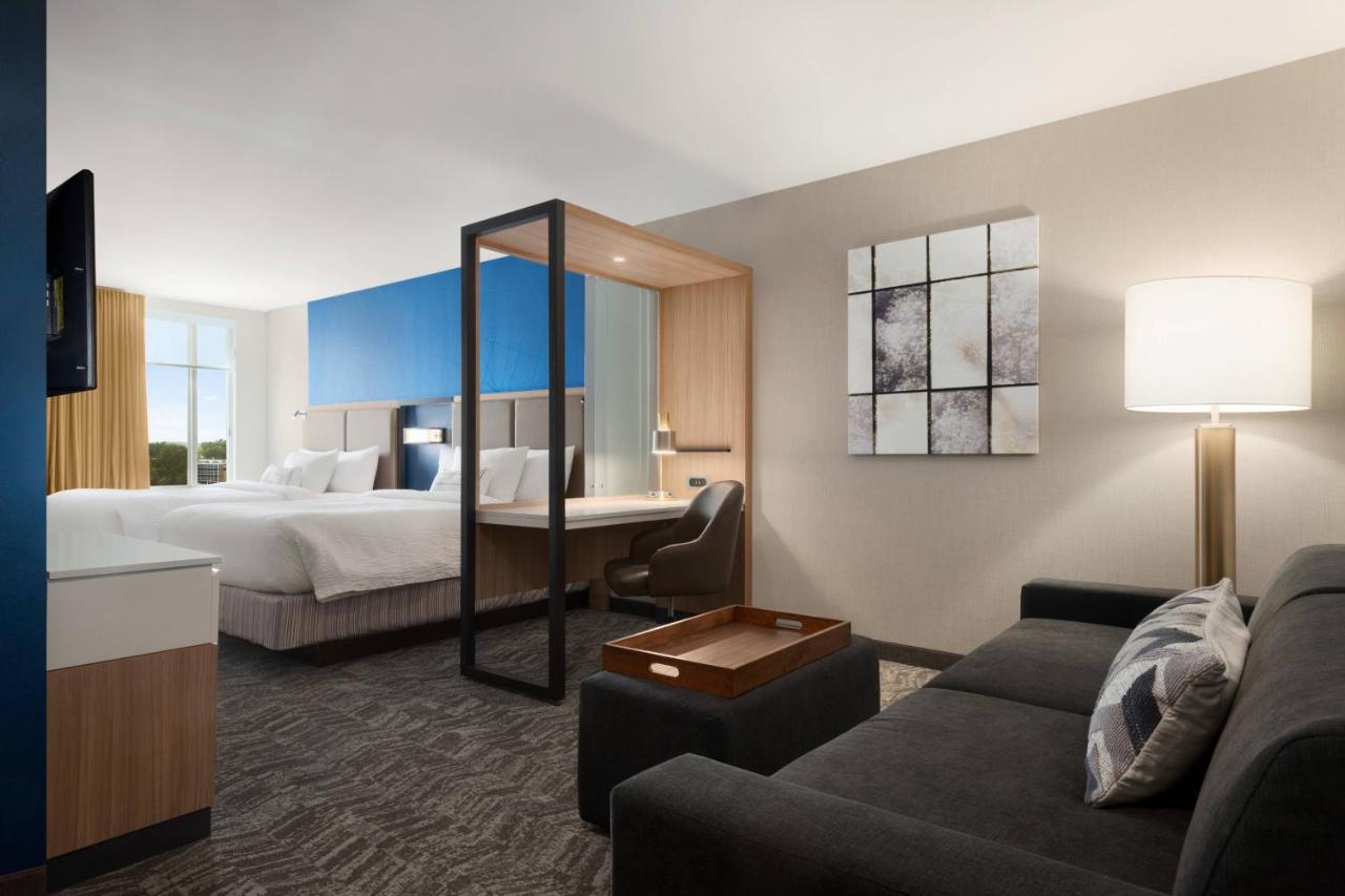 Springhill Suites By Marriott Milwaukee West/Wauwatosa Exterior photo