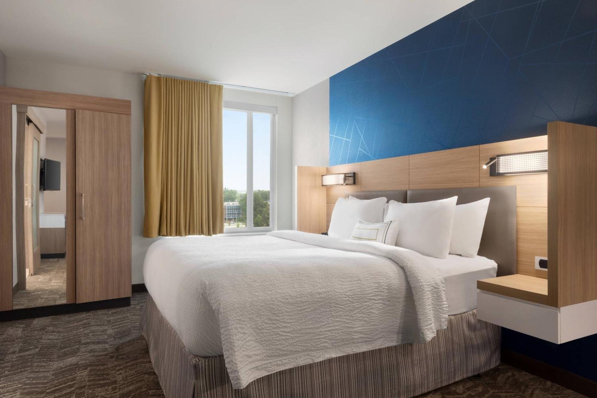 Springhill Suites By Marriott Milwaukee West/Wauwatosa Exterior photo