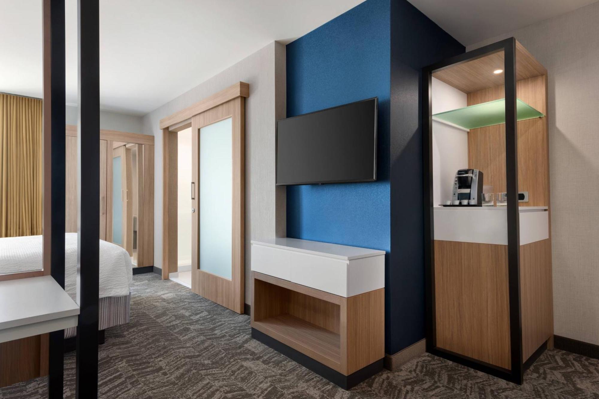 Springhill Suites By Marriott Milwaukee West/Wauwatosa Exterior photo