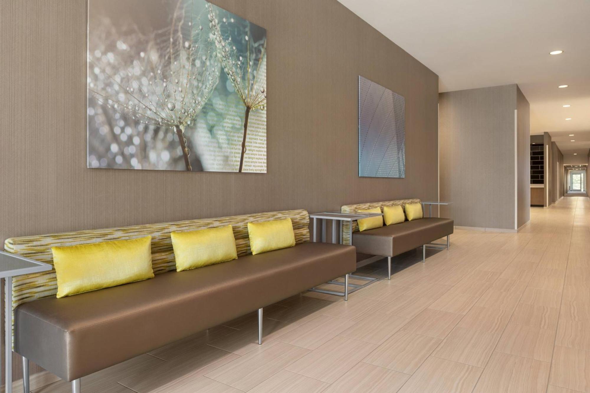 Springhill Suites By Marriott Milwaukee West/Wauwatosa Exterior photo