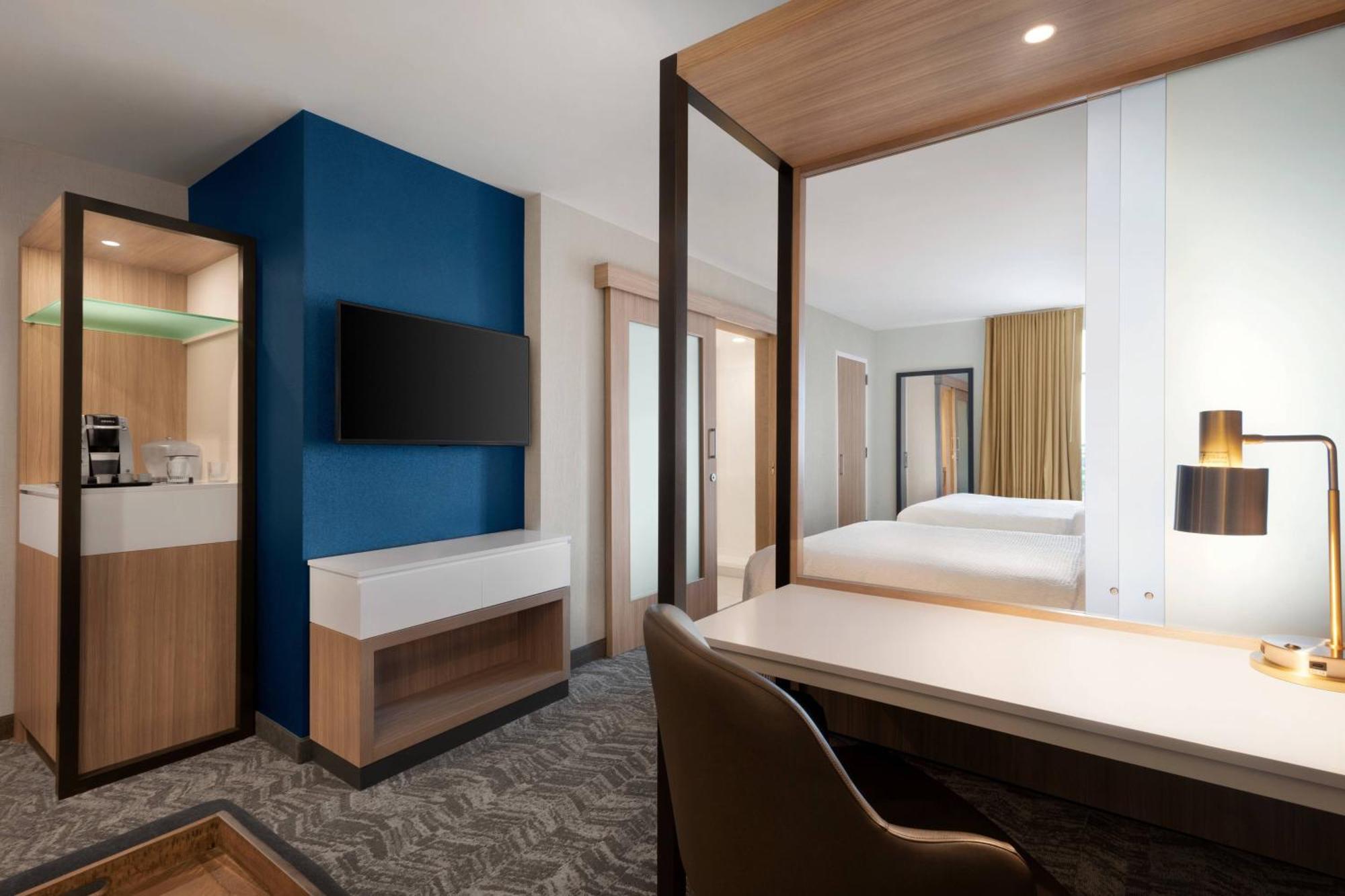 Springhill Suites By Marriott Milwaukee West/Wauwatosa Exterior photo