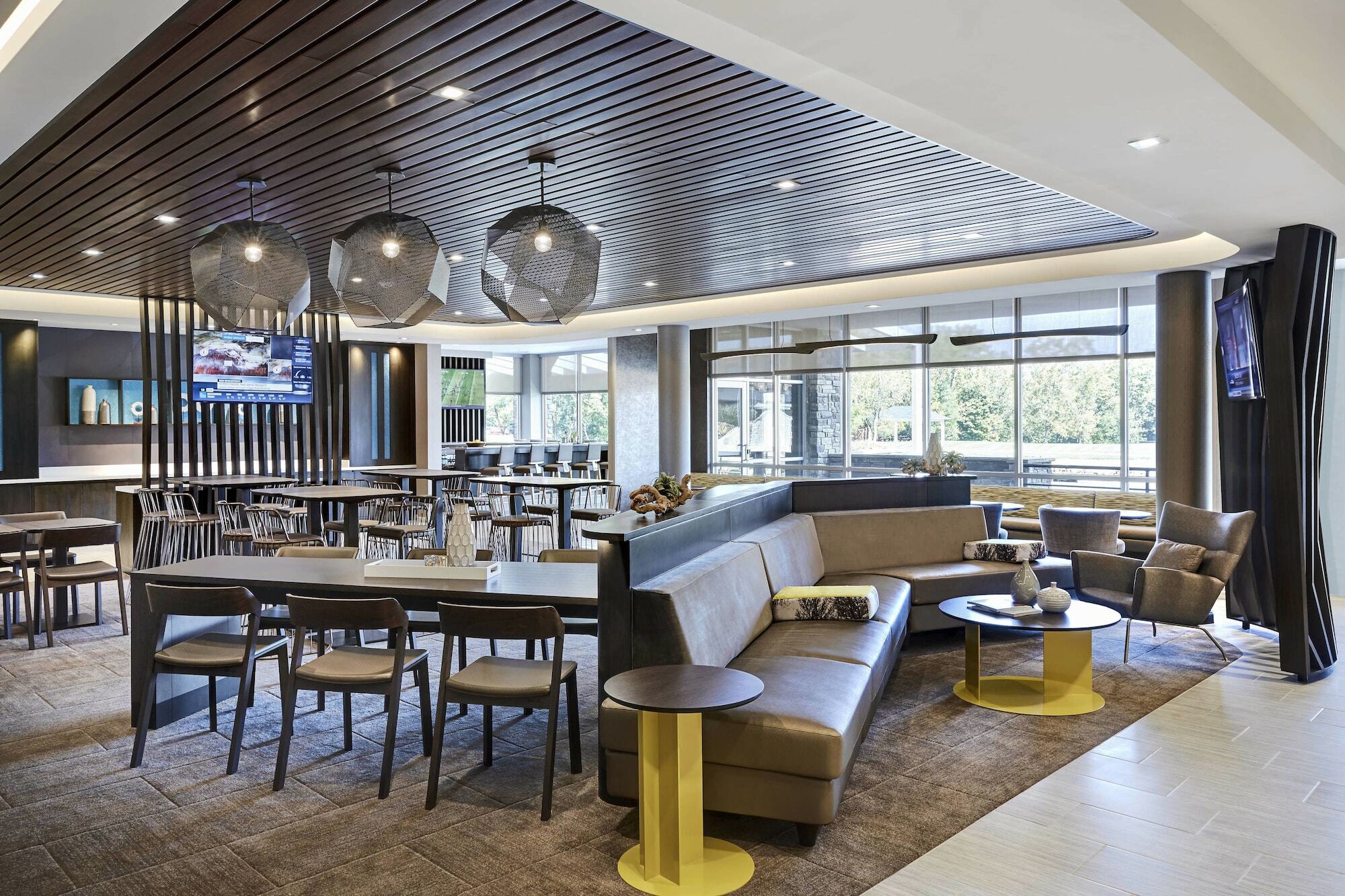 Springhill Suites By Marriott Milwaukee West/Wauwatosa Exterior photo